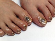 ラウト デコレーションアンドネイルサロン(Lauto Decoration&Nail Salon)/ゴールドラメフットネイル