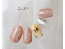 グラティフィー(gratify)/夏のひまわりネイル
