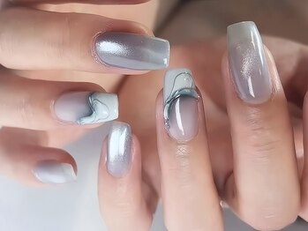 エムディーエーネイル(M.D.A NAiL)の写真/【大人気☆マンスリービックアップ】夏の余韻に浸る指先。残暑を味方にする、大人気とろみネイル推し！