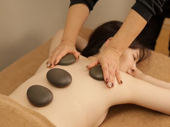 心りらる~む/《深圧リンパマッサージ》