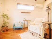 ネイルズイチニーキュウロク(NAILS1296)の雰囲気(リクライニングソファでゆったり過ごせます。)