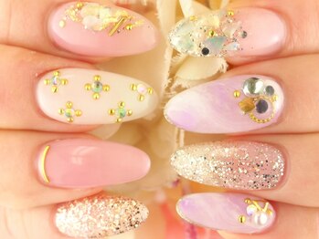 ネイルサロン ドゥ(Nail Salon Doux)の写真/心斎橋/四ツ橋駅 徒歩3分☆初回も2回目以降もHANDワンカラー/ラメグラはオフ込¥3900!FOOTはオフ込み¥4000~!