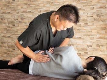 パーソナルボディラボ ベアーズの写真/【口コミ多数！実力派カイロ整体】熟練の技術で身体の歪みを整え、様々なお悩みを根本改善◎首肩こり/腰痛