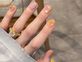 カラフルなニュアンスネイル