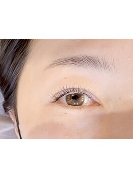 ナチュラル上品な目元にしたい