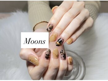 ムーンズ(Moon's)/