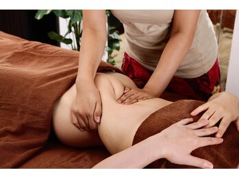 ハワイアンフォレストスパ 上大岡店/お腹のリンパアプローチ