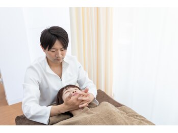 あやめ鍼灸整骨院 アンド リラクゼーションスペース/小顔矯正