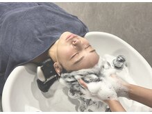 アオ 祐天寺 中目黒店(ao)の雰囲気（Aujuaヘッドスパの様子♪）