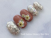 ハニービービー(Honey Bee Bee)/サマーフラワーネイル