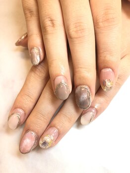 チアロ(Chiaro)/大流行ニュアンスネイル