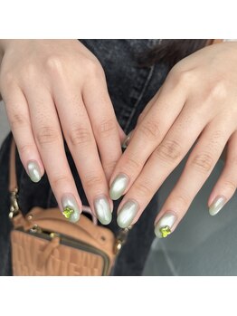 ラフィーナ(RAFFINA)/マグネットネイル×ビジュー