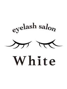 ホワイト(White)の写真/最新技術で濃さとボリューム実現！自まつ毛にお悩みの方も、まつ毛を挟み込み目力をアップさせよう♪