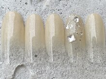 フリークネイル(FREAK Nail)/ビジューベージュグラデ ¥7000