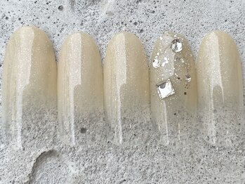 フリークネイル(FREAK Nail)/ビジューベージュグラデ ¥7000