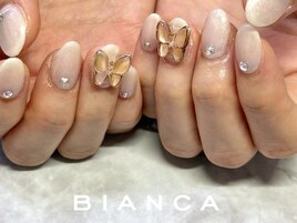 ワンポイントビッグパーツネイル