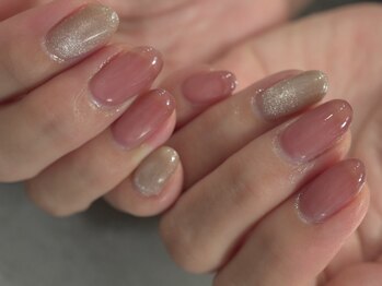 ヴァリ(Vari)の写真/大人女性にぴったりの品のあるデザイン多数！お仕事や家事で派手なネイルができないOLさんや主婦の方にも♪