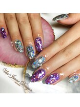 アン ジョーヌドラゴ/グリッターホロネイル