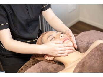 ピリナ 名古屋/フェイシャルマッサージ