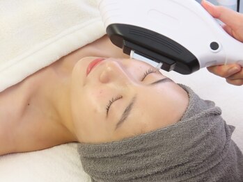 リプラス(RE.PLUS)の写真/《それだけじゃない、キメやハリお肌全体を統括的にアプローチします！》