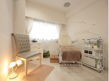 上品でお洒落な店内。贅沢な空間で高技術なフットケアを。