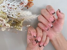 サニロ(sun+iro)/ブラウンフレンチネイル