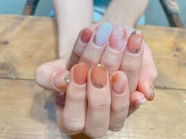 コーラルピンク/大理石/秋ネイル