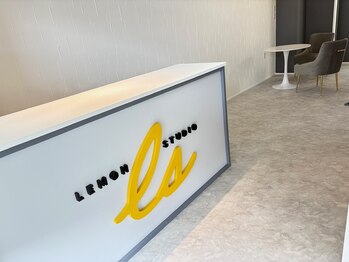 レモンスタジオ(Lemon studio)/ 韓国肌管理|おしゃれな店内