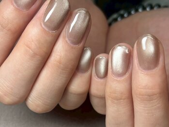 水光マグネットネイル