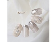 グラティフィー(gratify)/ホワイト系ニュアンスネイル