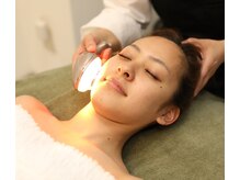 コハク 北浜/大人気美顔器でスッキリ小顔