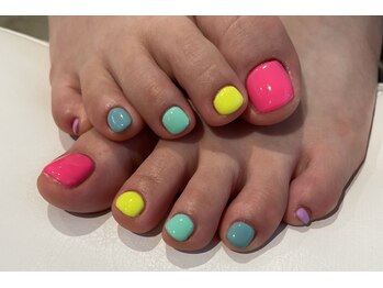 ヘアーアンドネイル ルシア(Hair&Nail Lucia)/派手色フットワンカラーネイル☆