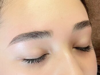 AY/ハリウッドブロウリフト