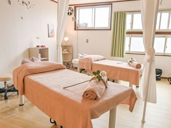 モミオス(MOMIOS)の写真/ベテランスタッフが凝り固まった首や肩の凝り・疲れを丁寧にほぐします♪2人同時施術や強揉みも可能です◎