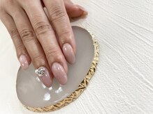 フチカ ネイル(fuchica nail)/Vカット、球体パール