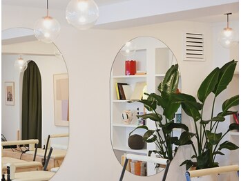 ハビットピラティススタジオ 白金高輪店(Habit Pilates studio)の写真/【マシンピラティスで楽しくボディメイク♪】身体全体を整え、根本から正しい身体づくりを目指します!