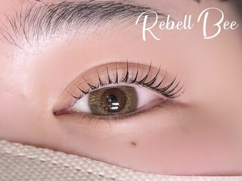 リベル ビー(ReBell Bee)/目の丸みに合わせたデザイン