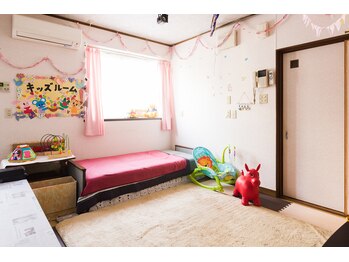 エステサロン カラーズ(COLORS)/キッズルームあります