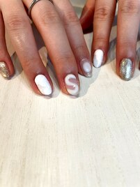 white nail