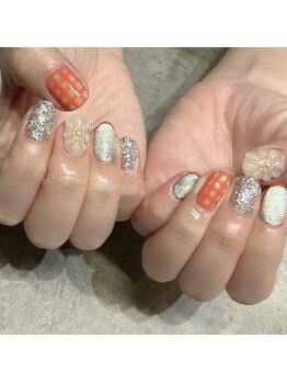 エム(em)/オレンジネイル