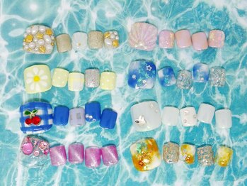 サロンドフェイス(Salon de Faith)の写真/フットジェルの季節！夏のおすすめアートもシンプルフットネイルも◎マグネットやミラーネイルも人気です♪