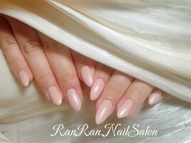 手元を明るく見せるホワイト