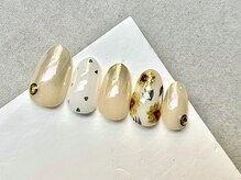 フロッシュ(FROSCH)の雰囲気（上品におしゃれに。毎月変わる定額シンプルネイル5650円。）