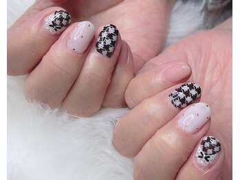 千鳥格子ネイル Pg アムレート ネイル 蕨 Amuleto Nail のフォトギャラリー ホットペッパービューティー