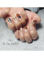 nail art BLUE DAISY