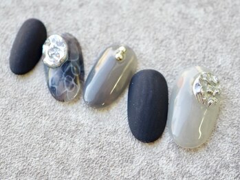 カトルナフ(quatre fois neuf)/くすみアクセサリーネイル