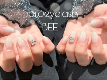 ネイルビー 銀座店(Bee)/白グラデーション