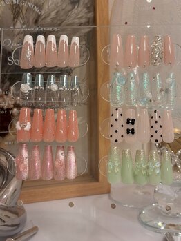 ネイルアトリエ ソエル(nail atelier Soel)の写真/季節ごとの「定額デザイン」はフォトギャラリーからご覧ください♪〈シンプル・オフィス・うる艶ネイル〉