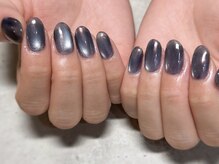 シーン(SHEEN)/ネイビーの奥に光るオーロラ