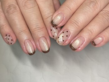 エルマナ ネイル(Hermana NAIL)/マグフレンチ×ドットホロ¥8,500